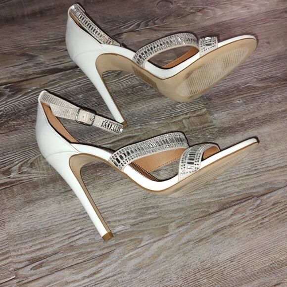 Izabella Rue Gwenyth Heels White heels with rhinestone detailing on band - Picture 8 of 8